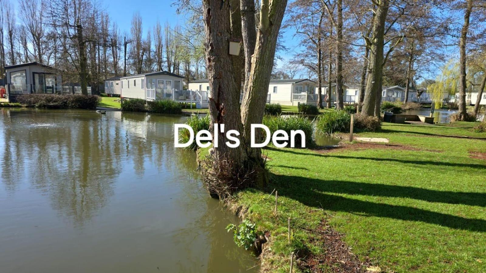 Del'S Den Lakeside Weeley Bridge Exterior photo